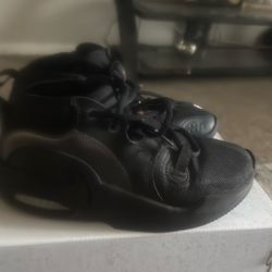 Nike Air Zoom Kids Size 4 