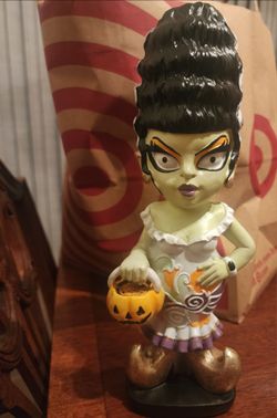 Bride of Frankenstein statue collectable