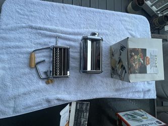 Macy’s Mia Pasta Machine