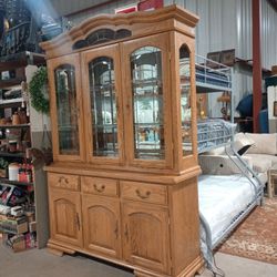 Solid Oak Vintage Hutch  (In Like New Condition)