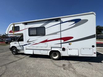 2017 FORD  6.8 V10 engine , 50000miles like new