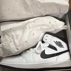 Air Jordan Mid Black/White 