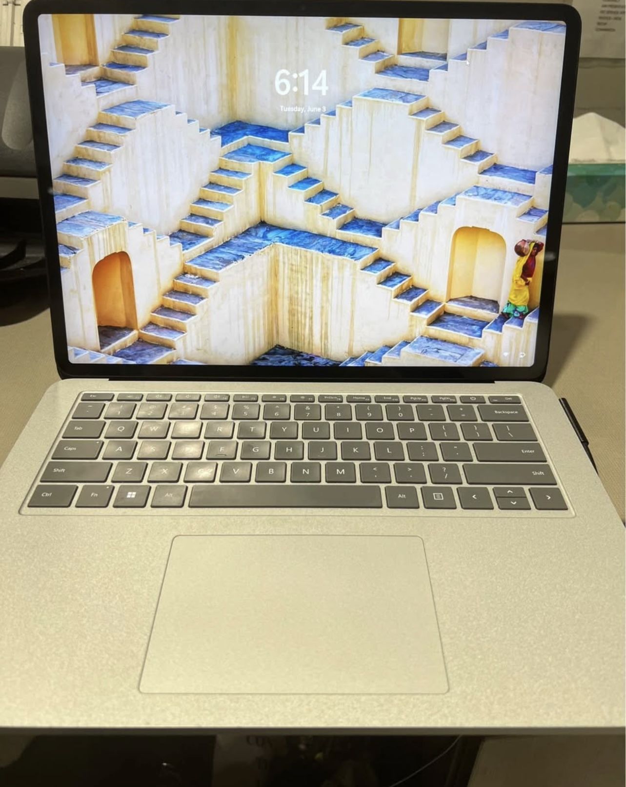 Microsoft Surface Laptop Studio- - Intel Core i7 with 16GB Memory - NVIDIA GeForce RTX 3050 Ti - 512GB SSD