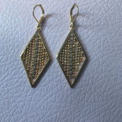 Dangling Gold And Diamond Earrings