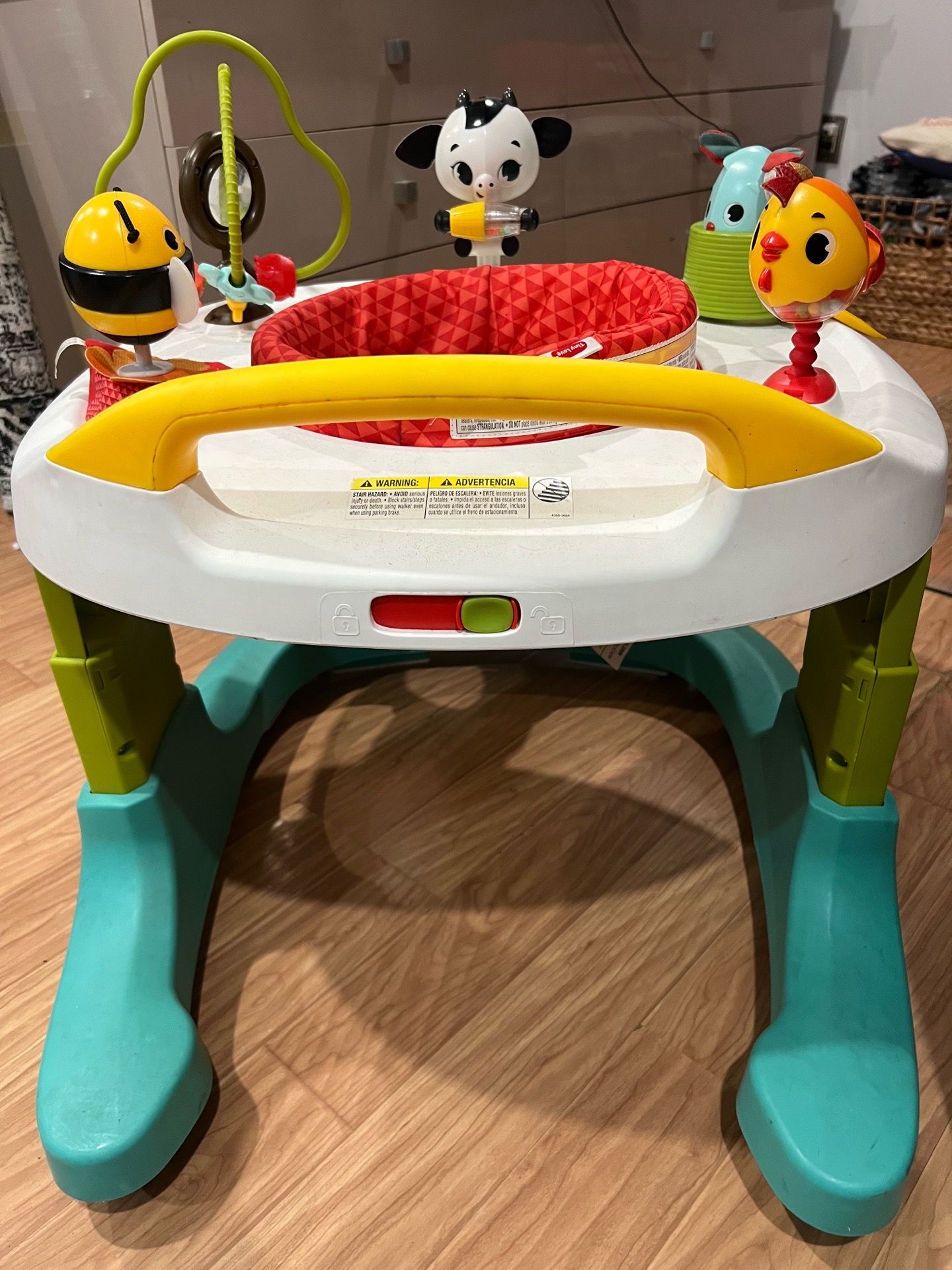 Baby Activity Center / Walker