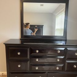 Dressers With Mirror 