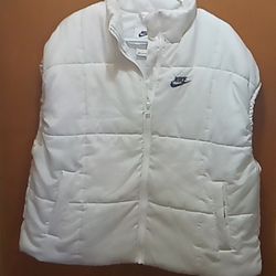 Women's Nike Puffer Vest Size Small Oversized Therma 