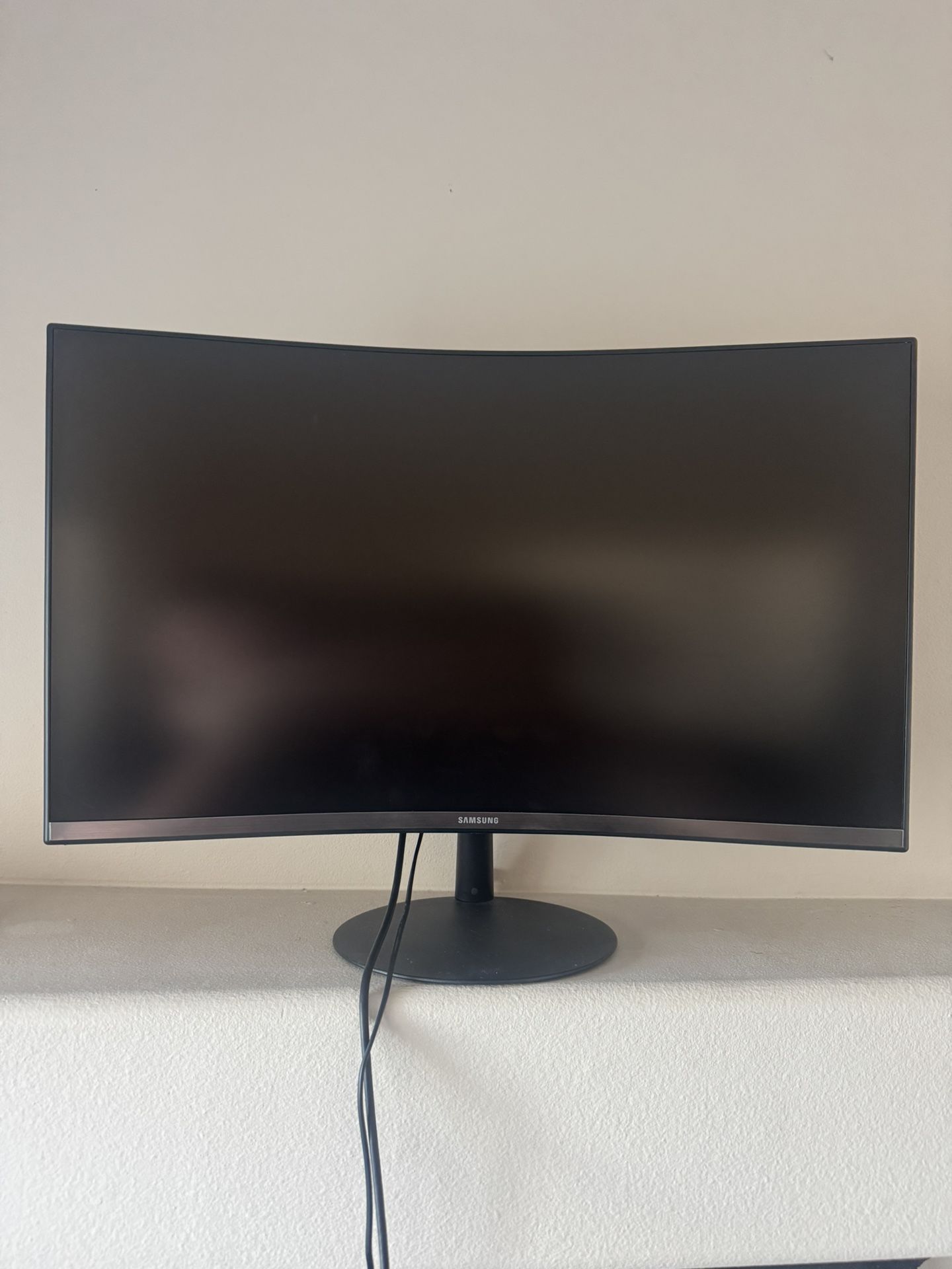 Samsung 27” Curved Monitor