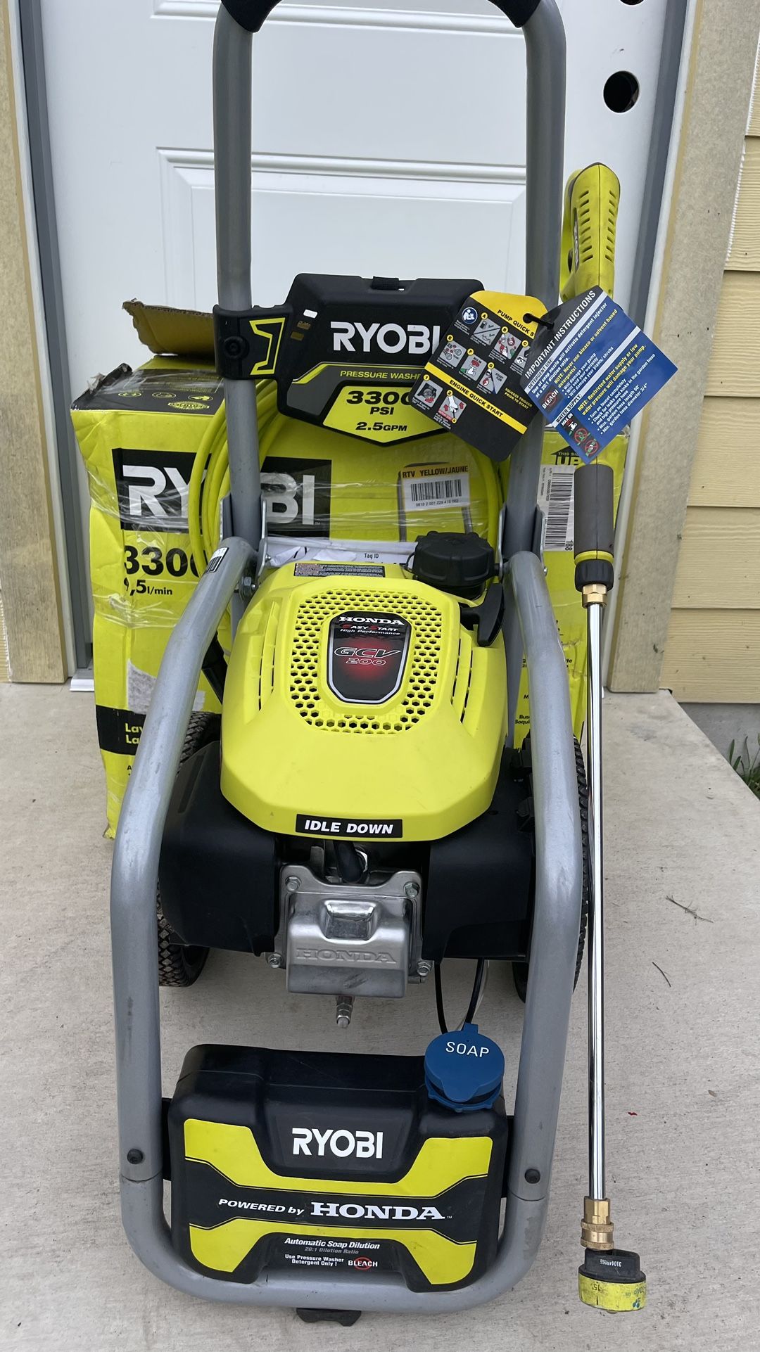 RYOBI 3300 PSI 2.5 GPM Cold Water Gas Pressure Washer with Honda GCV200