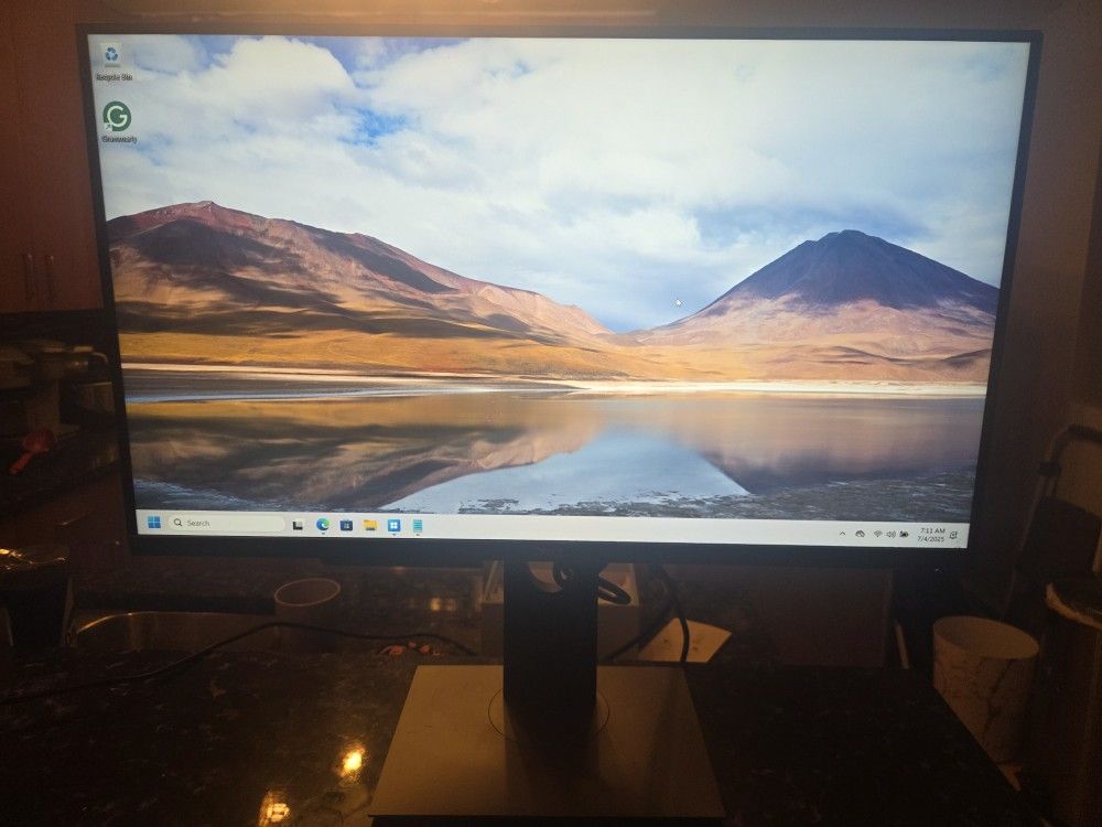 Dell 27" Monitor - P2720DC
