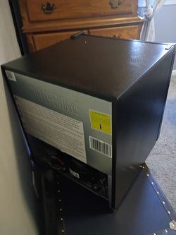Mini fridge