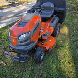 Husqvarna Mower Low Hours Like New