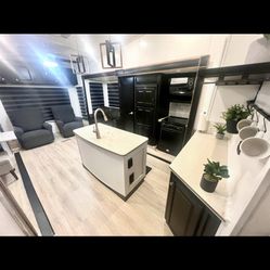 2018 Forest River Rockwood Signature Ultra Lite