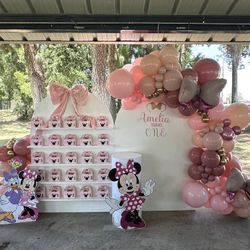 Minnie Mouse Ballon Garland Backdrop 