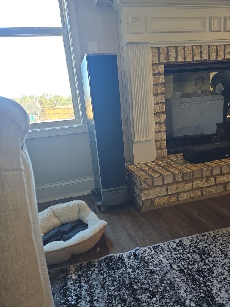 Pair of POLK Audio RTI8 Floor Standing Speakers