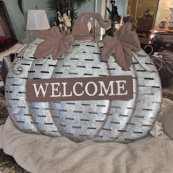 Welcome Metal Fall Pumpkin Decor