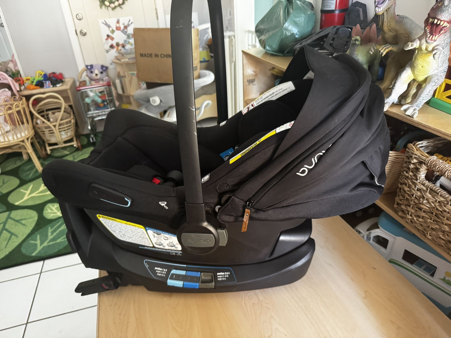 Nuna Lite Rx Car Seat & Base