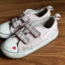 Converse Toddler Shoes – Size 10, Pink Hearts