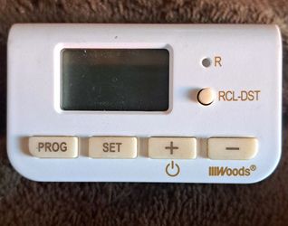 Woods 50007WD indoor 24-hour digital plug-in timer