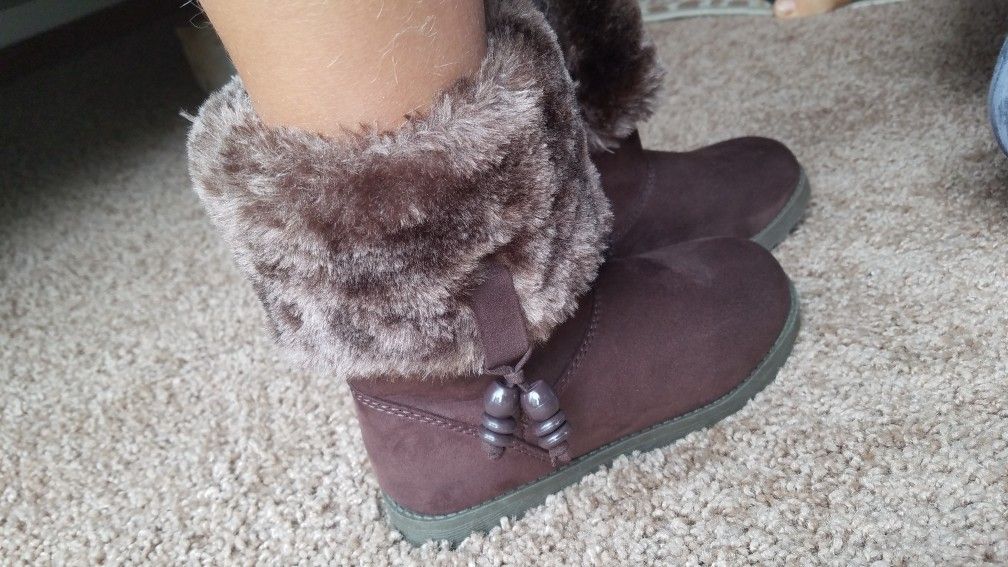 Girls winter boots size 1