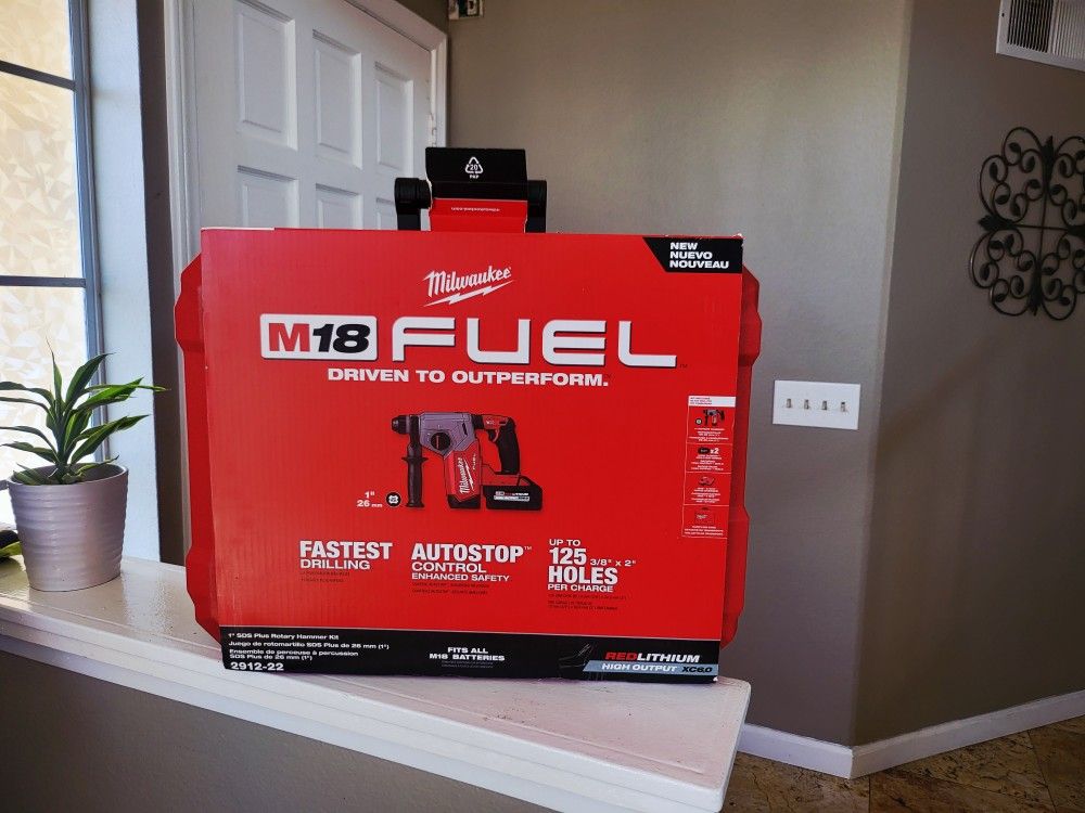 Milwaukee brand new M18 FUEL 18V Lithium-Ion Brushless 1 in. Cordless SDS-Plus Rotary Hammer Kit with Two 6.0 Ah Batteries, Hard Case.(Firm on price N