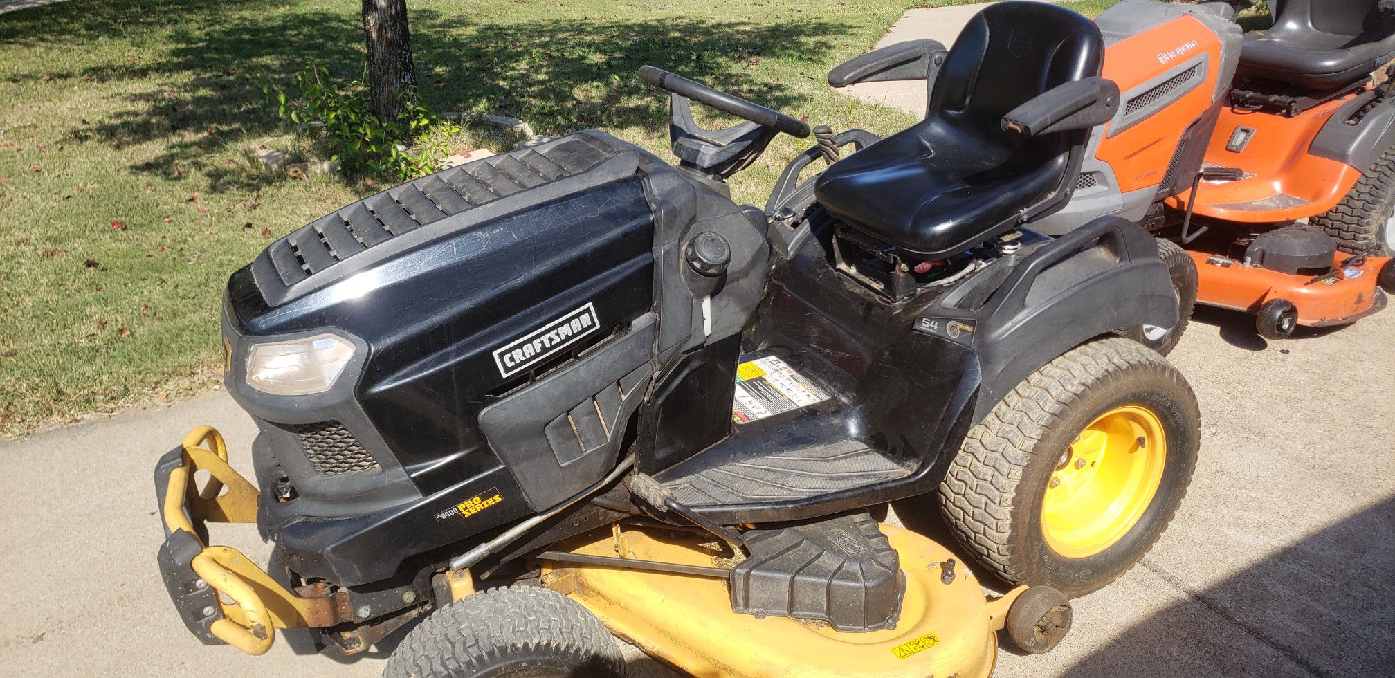 Craftsman G8400 Pro Series Riding Mower/ Garden Tractor..54 in cut 24 Horsepower Kohler V-Twin, Synchromesh