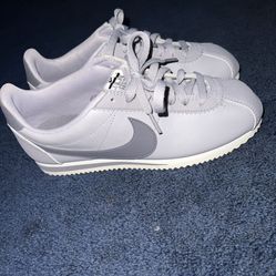 Nike Cortez Grey Sz8 Women 