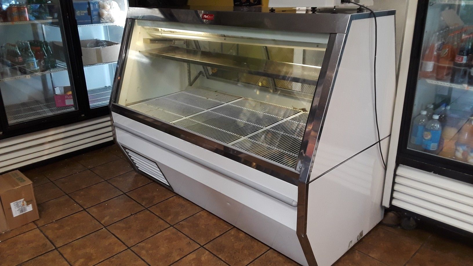 Howard McCraw Deli case/Refrigerator