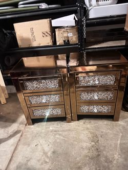 Mirrored Nightstand Set of 2 with Crystal Drawers