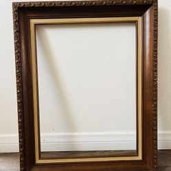 1979 Vintage Wooden Ornate Frame 15/19 Inch