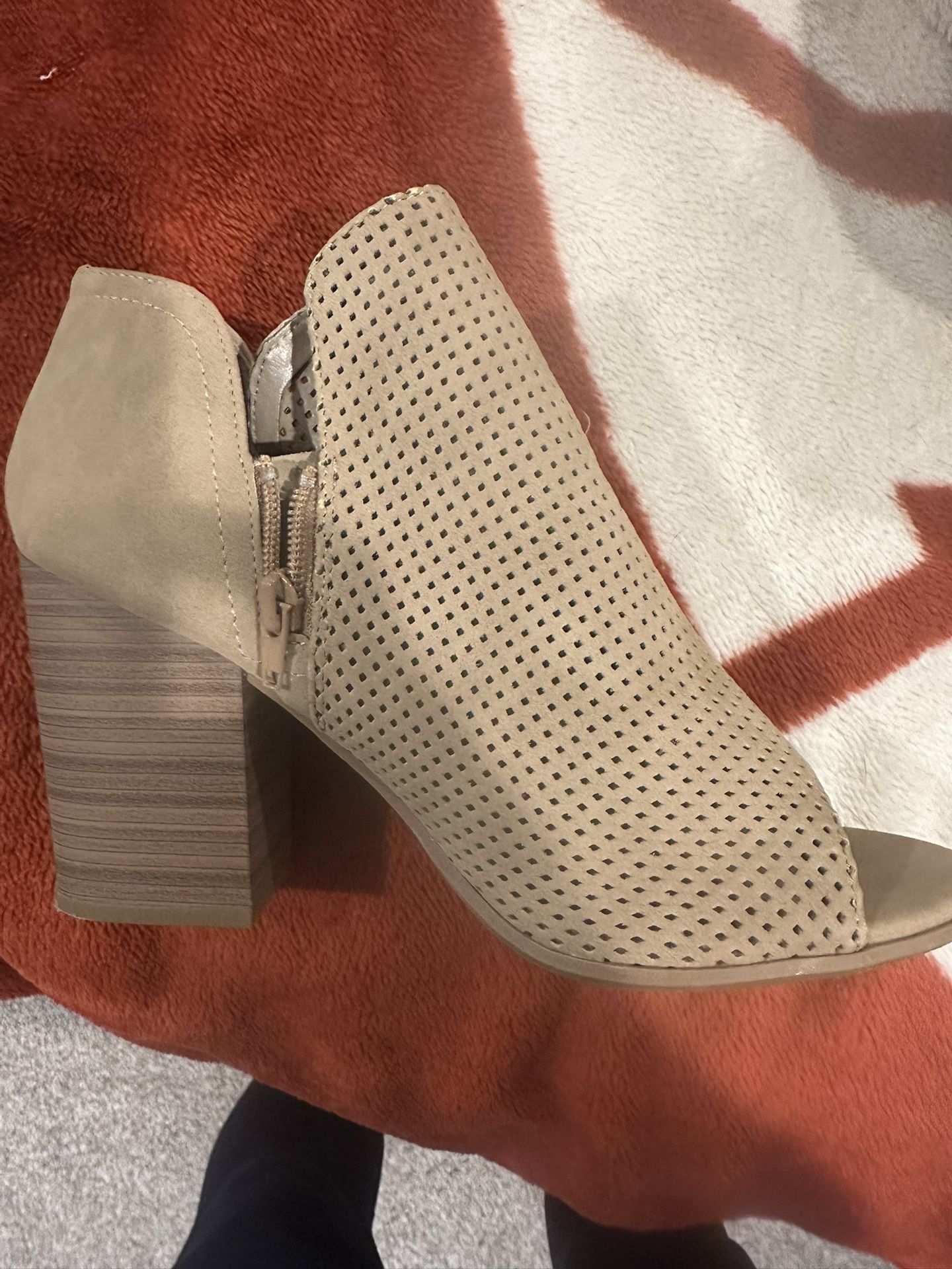 Stylish Open Toe Boats