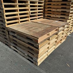 Solid Top 48x40 Heavy Duty 4 Way Wood Pallets