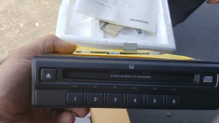 6 disc CD changer for a Goldwing with mounting bracket