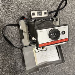 Polaroid Camera Automatic 220 