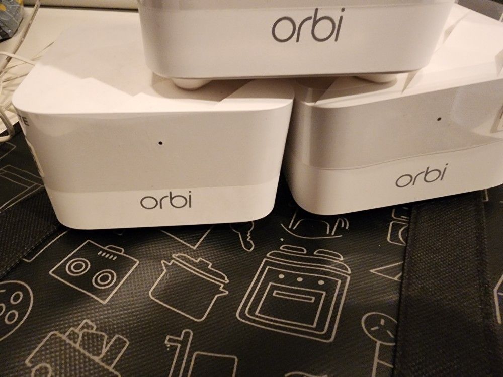 Orbi Mesh Router