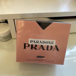Prada paradox intense 