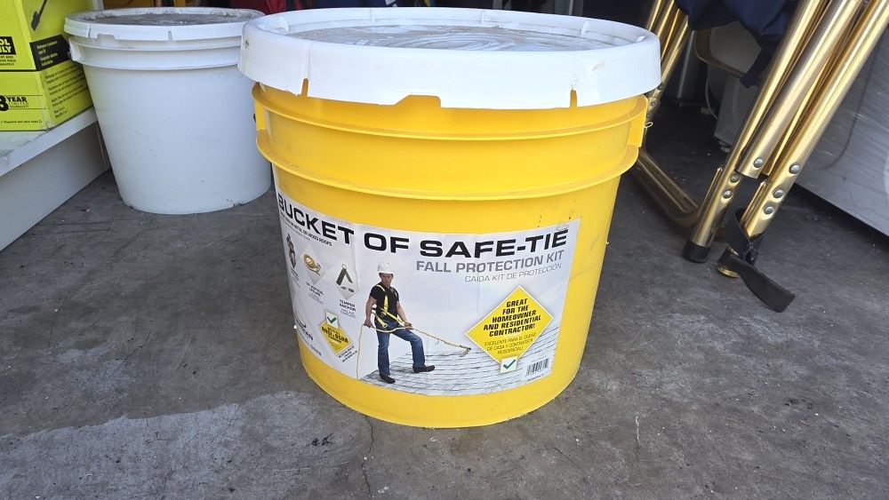 Rooftop Fall Protection Bucket