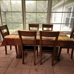 Dinning Table With Ten Chairs 