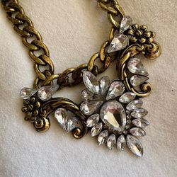 Women’s Statement Necklace 