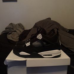 white thunder jordan 4s