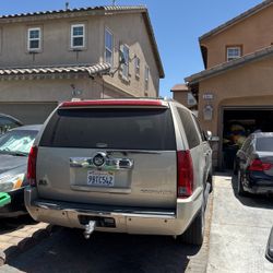 2010 Cadillac Escalade  A Set Seat Front And Rear