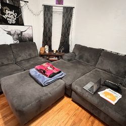 4 Piece Sectional Couch (GREY) 