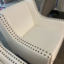 Living Room Chairs 