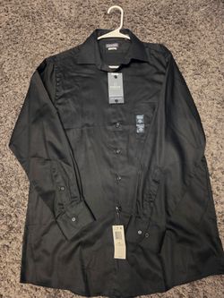 Brand New Van Heusen Mens dressy shirt