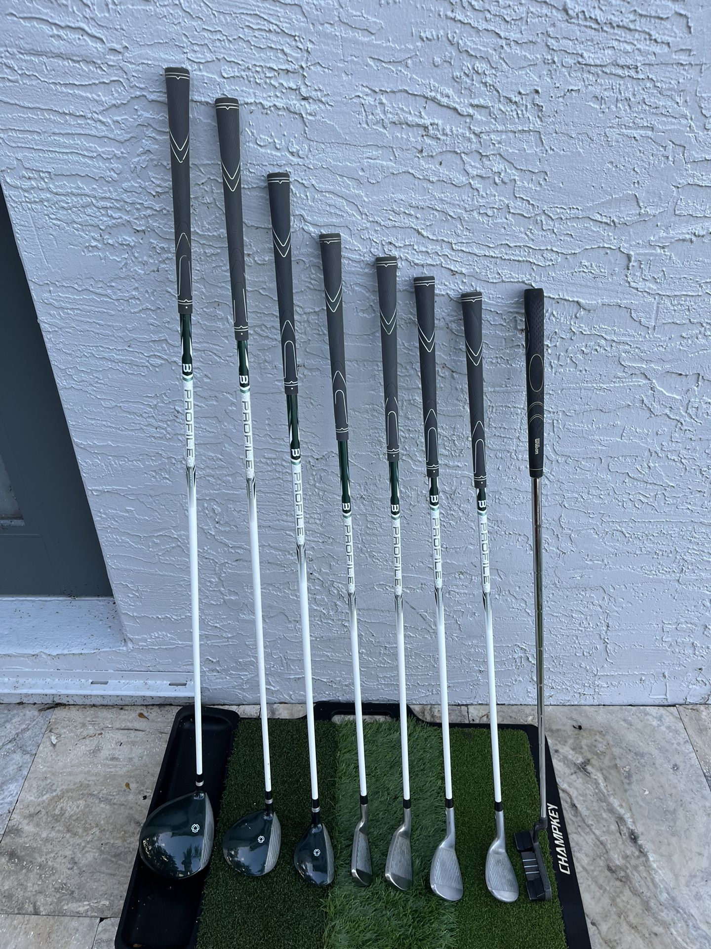 Women’s Complete Golf Club Set Graphite Shafts 
