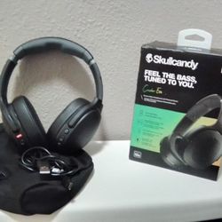 2 Skullcandy Crusher Evo Bluetooth Headphones. 1 New 1 Pre-owned Trade Only