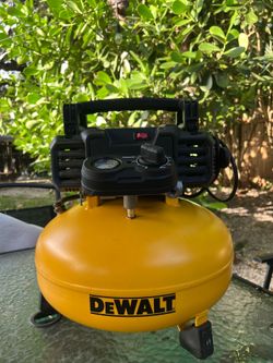 DeWALT Compressor