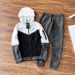 Nike Tech Fleece Full-Zip Hoodie & Joggers Set – Black/White – All Sizes