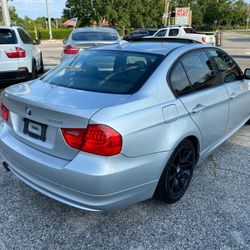 2009 BMW 328i RWD /// 
Black Rims with red brake calipers, Aftermarket touchscreen HeadUnit with Apple Car play , Rearview Camera…

FINANCING AVAILABL