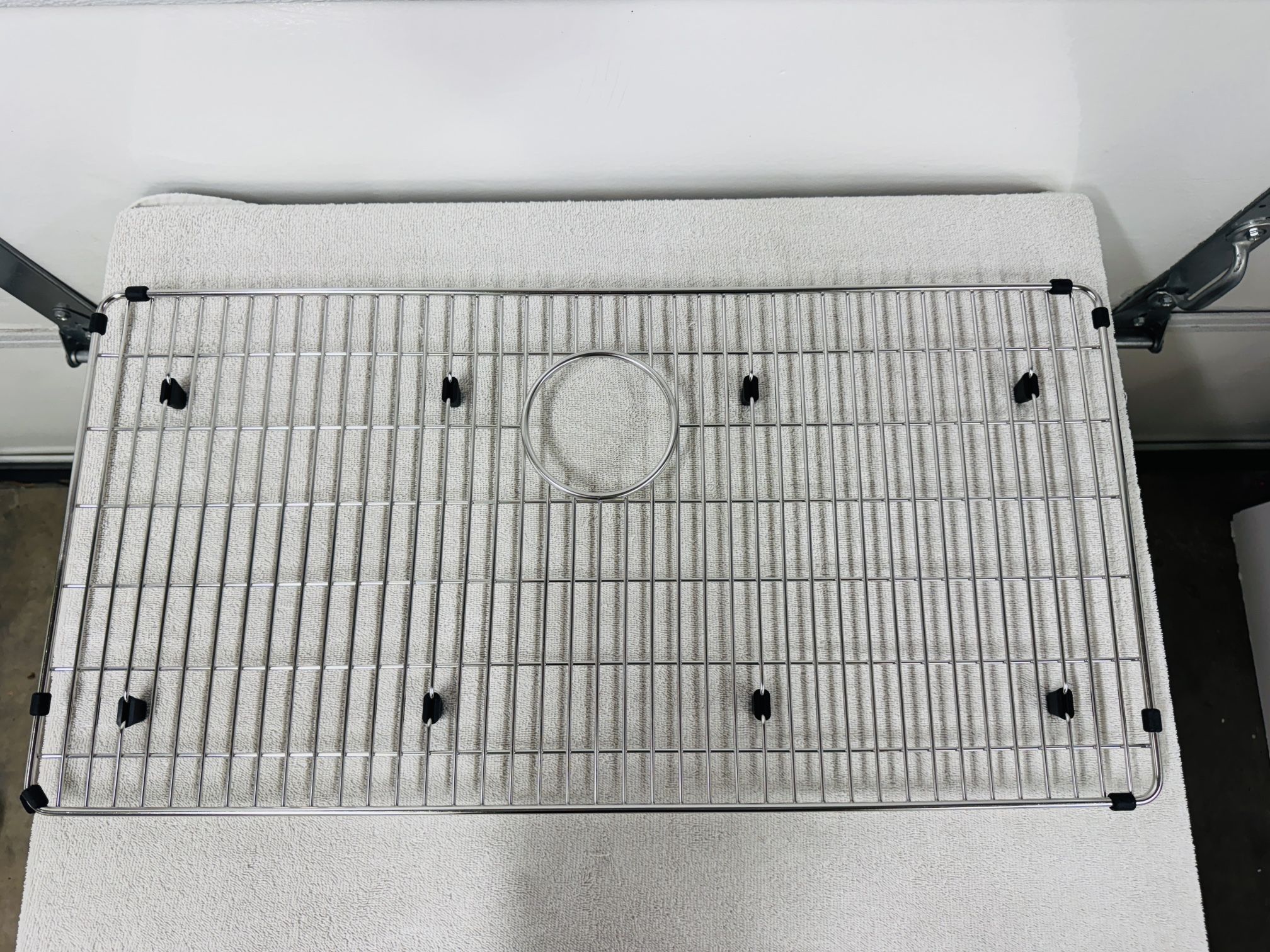 ✔EASY TO USE: Just step on the foot pump to get a stream of water. 180ml fresh water will be pumped out continuously by one step. 19L fresh water tank